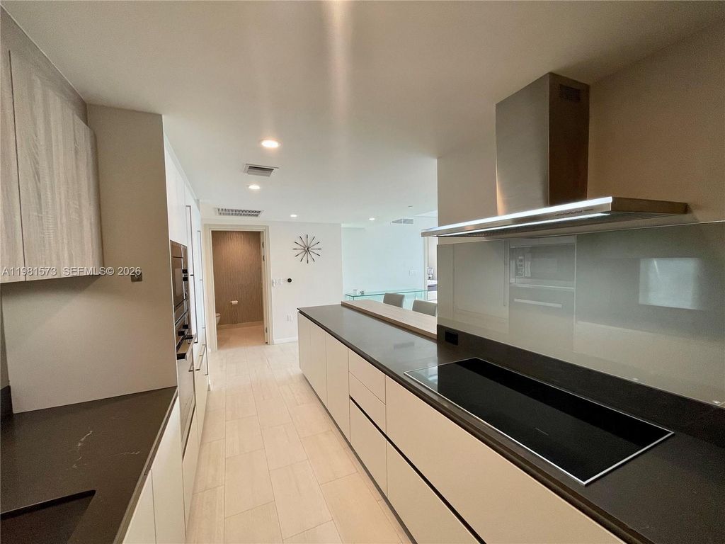 Image 10 of property listing at 1000 Brickell Plaza 4410, Miami, FL 33131