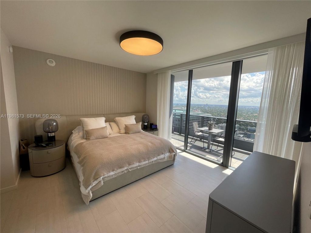 Image 20 of property listing at 1000 Brickell Plaza 4410, Miami, FL 33131