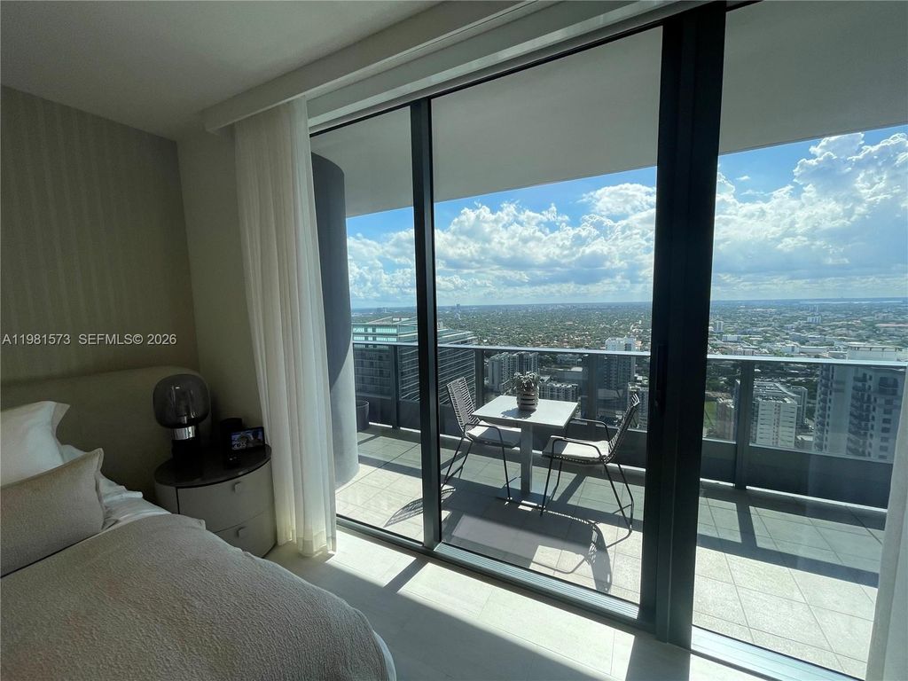 Image 21 of property listing at 1000 Brickell Plaza 4410, Miami, FL 33131