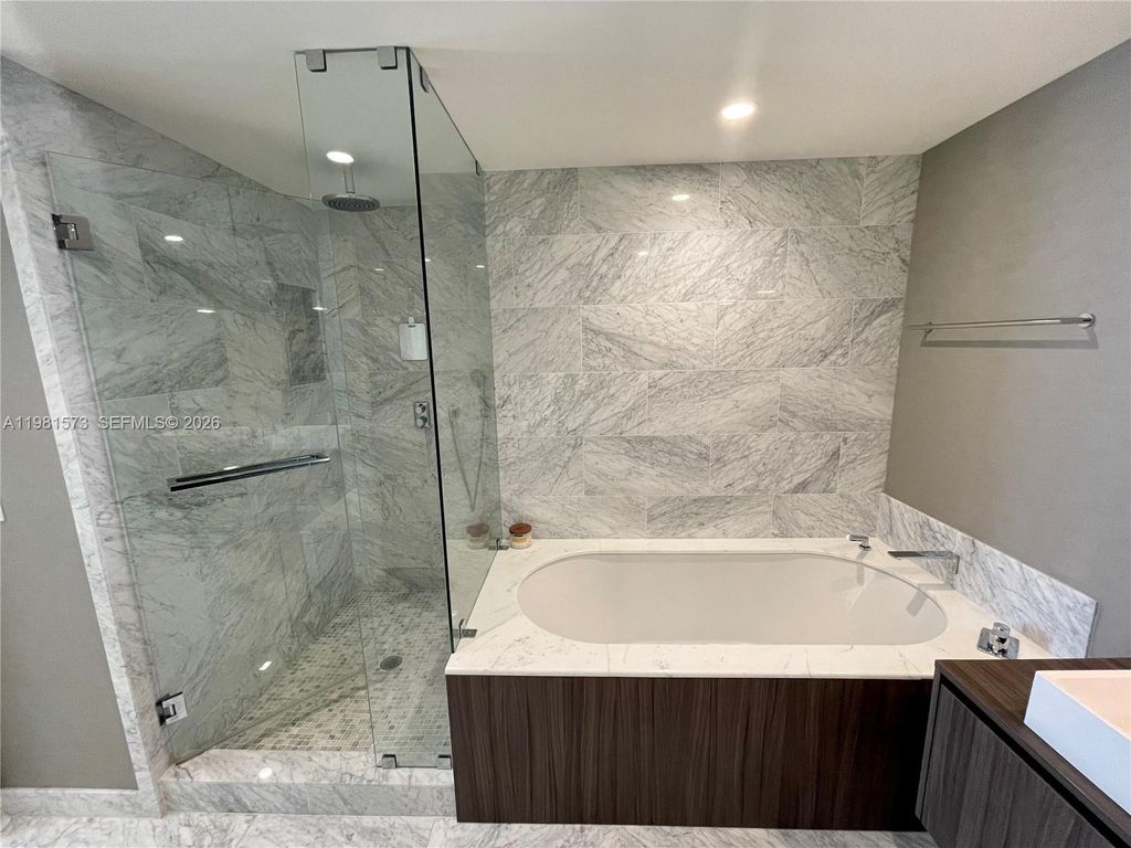 Image 27 of property listing at 1000 Brickell Plaza 4410, Miami, FL 33131