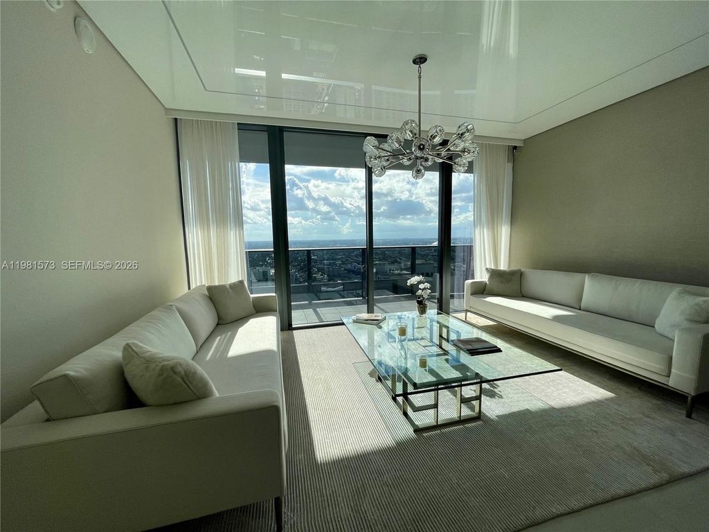Image 3 of property listing at 1000 Brickell Plaza 4410, Miami, FL 33131