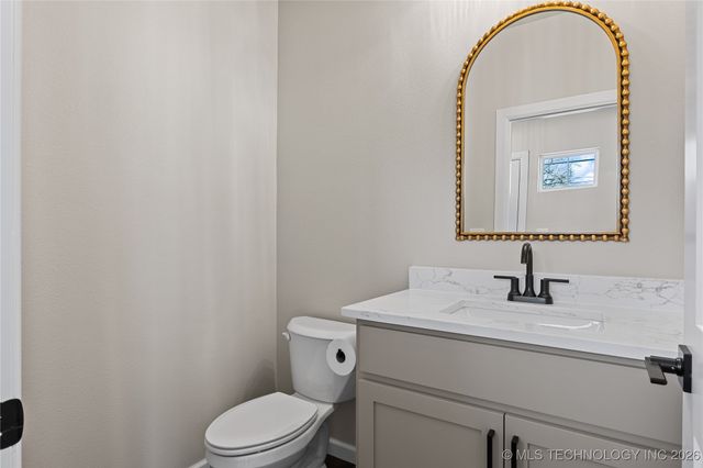 604 S Division Street, Coweta, OK 74429