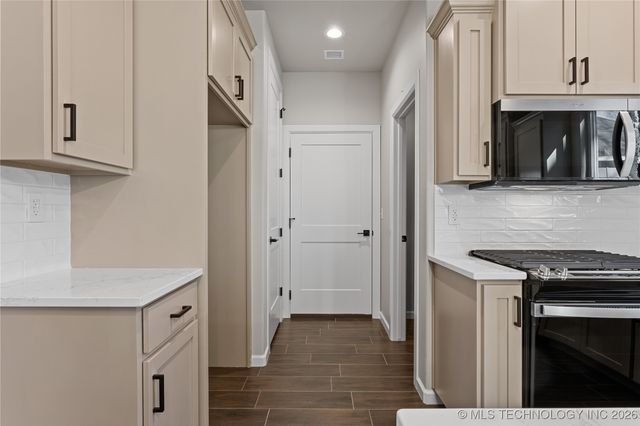 604 S Division Street, Coweta, OK 74429