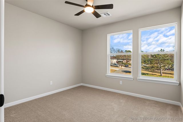 604 S Division Street, Coweta, OK 74429