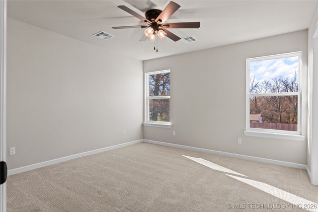 604 S Division Street, Coweta, OK 74429