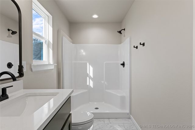 604 S Division Street, Coweta, OK 74429