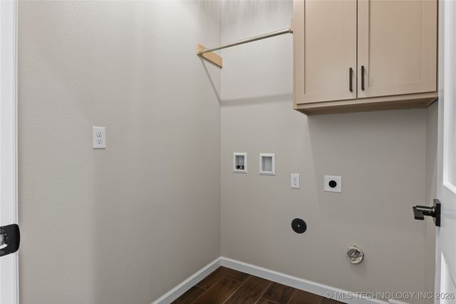 604 S Division Street, Coweta, OK 74429