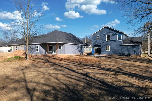 604 S Division Street, Coweta, OK 74429