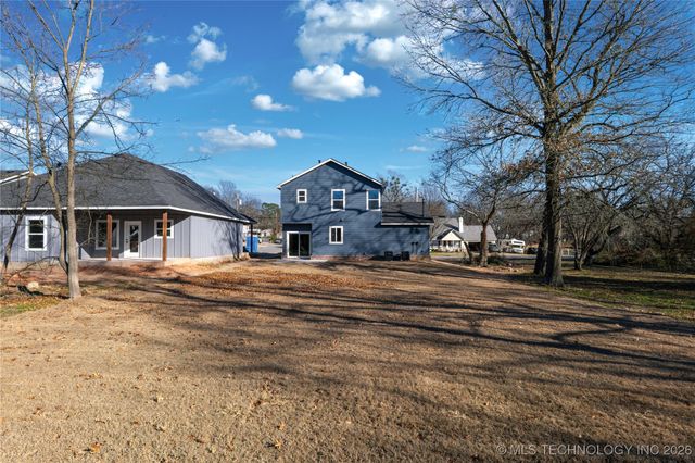 604 S Division Street, Coweta, OK 74429