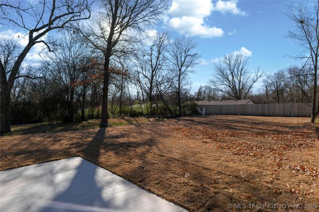604 S Division Street, Coweta, OK 74429