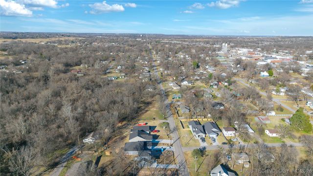 604 S Division Street, Coweta, OK 74429