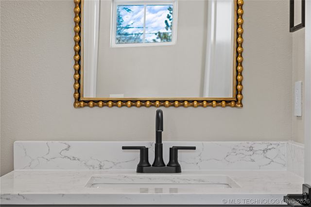 604 S Division Street, Coweta, OK 74429