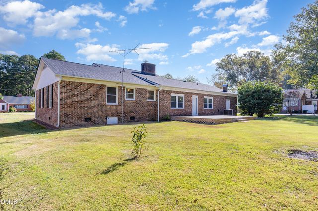 611 E 2nd Street, Kenly, NC 27542