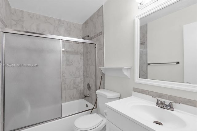 6323 SW 147th Place Cir, Miami, FL 33193