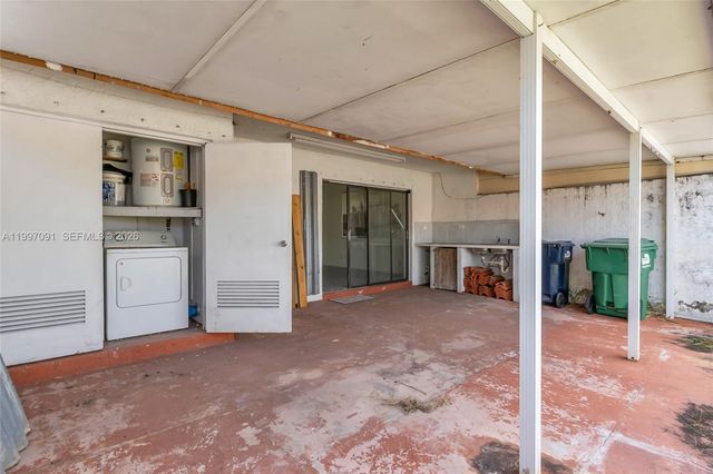 6323 SW 147th Place Cir, Miami, FL 33193