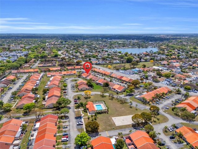 6323 SW 147th Place Cir, Miami, FL 33193