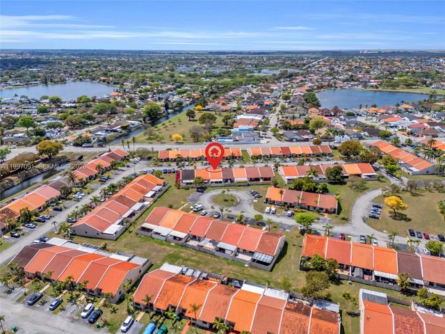 6323 SW 147th Place Cir, Miami, FL 33193