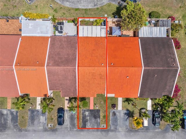 6323 SW 147th Place Cir, Miami, FL 33193