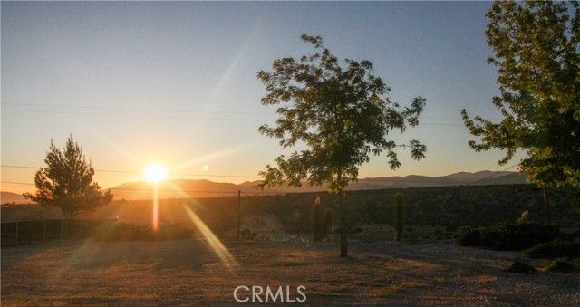 6736 Summit Valley, Hesperia, CA 92345