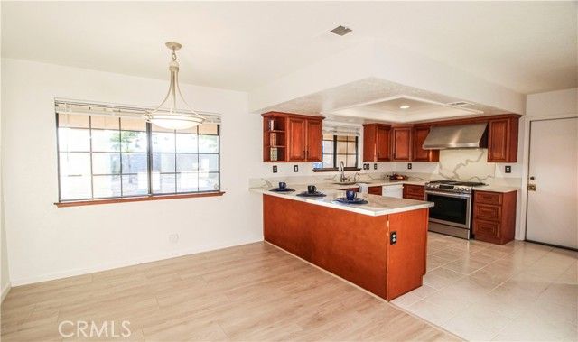 6736 Summit Valley, Hesperia, CA 92345