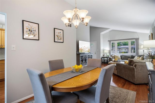 90 W 14th Street, Deer Park, NY 11729