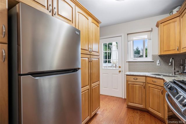 90 W 14th Street, Deer Park, NY 11729