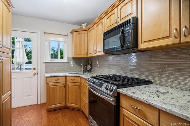 90 W 14th Street, Deer Park, NY 11729
