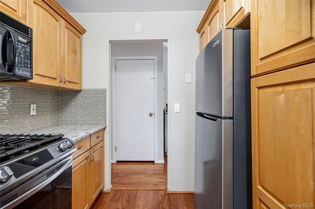 90 W 14th Street, Deer Park, NY 11729