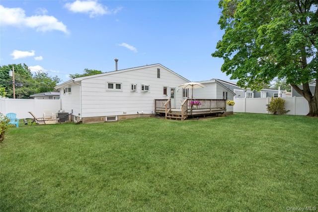 90 W 14th Street, Deer Park, NY 11729