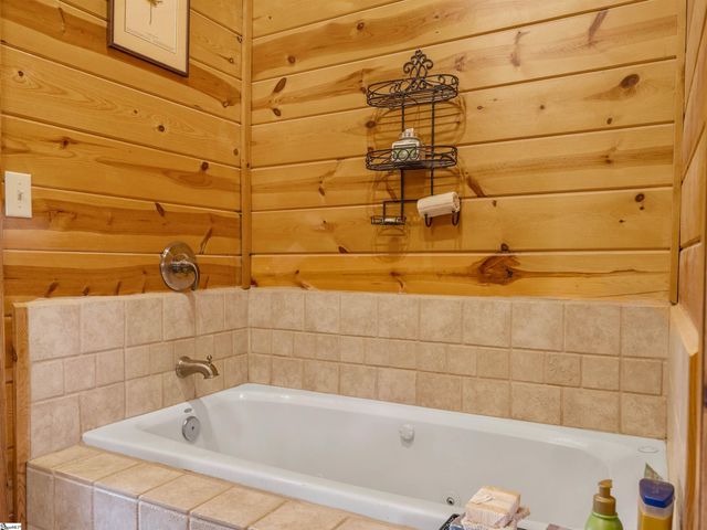 320 Pulpwood Yard Road, Jonesville, SC 29353