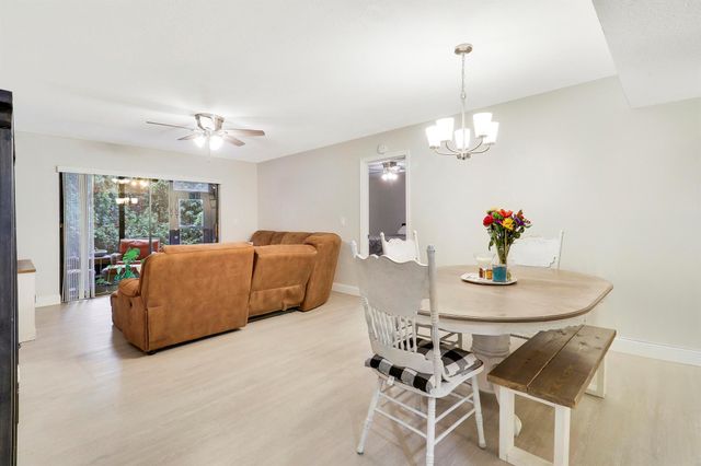 1200 SE Parkview Place F3, Stuart, FL 34994