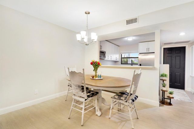 1200 SE Parkview Place F3, Stuart, FL 34994