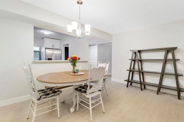 1200 SE Parkview Place F3, Stuart, FL 34994