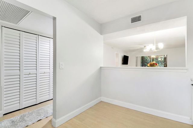 1200 SE Parkview Place F3, Stuart, FL 34994