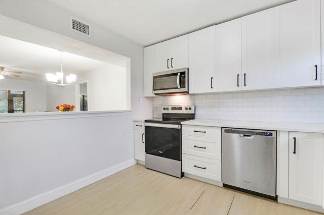 1200 SE Parkview Place F3, Stuart, FL 34994