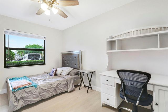 1200 SE Parkview Place F3, Stuart, FL 34994