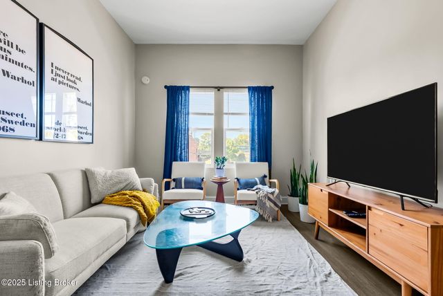 1273 S Preston St, Louisville, KY 40203