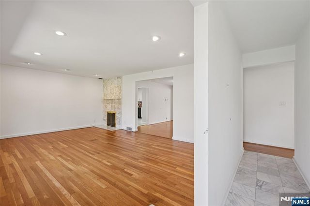 6 Arrow Drive, Livingston, NJ 07039