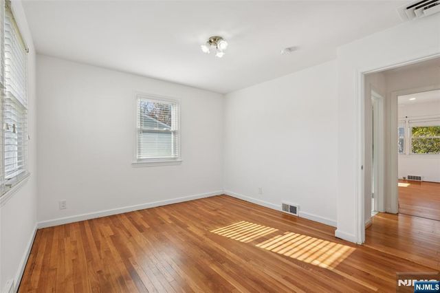 6 Arrow Drive, Livingston, NJ 07039