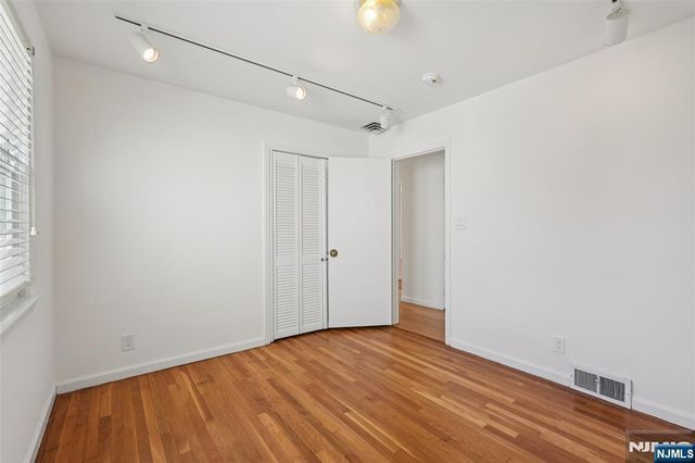 6 Arrow Drive, Livingston, NJ 07039