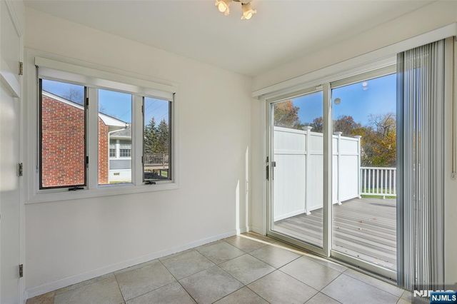 6 Arrow Drive, Livingston, NJ 07039