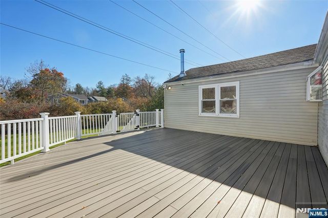 6 Arrow Drive, Livingston, NJ 07039