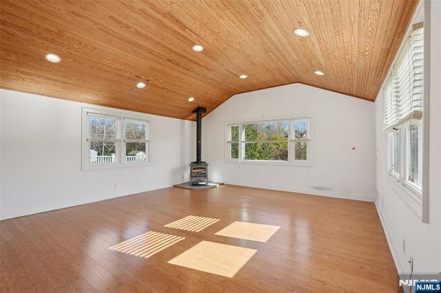 6 Arrow Drive, Livingston, NJ 07039