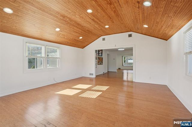 6 Arrow Drive, Livingston, NJ 07039