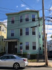 102 Prospect R1, Somerville, MA 02143