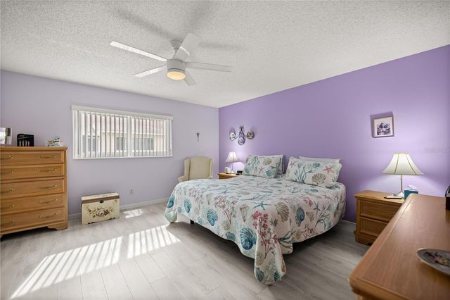 8702 SW 94TH STREET E, Ocala, FL 34481