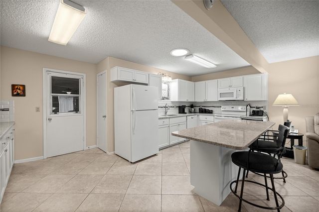 8702 SW 94TH STREET E, Ocala, FL 34481