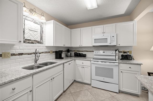 8702 SW 94TH STREET E, Ocala, FL 34481
