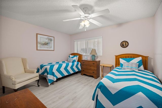 8702 SW 94TH STREET E, Ocala, FL 34481