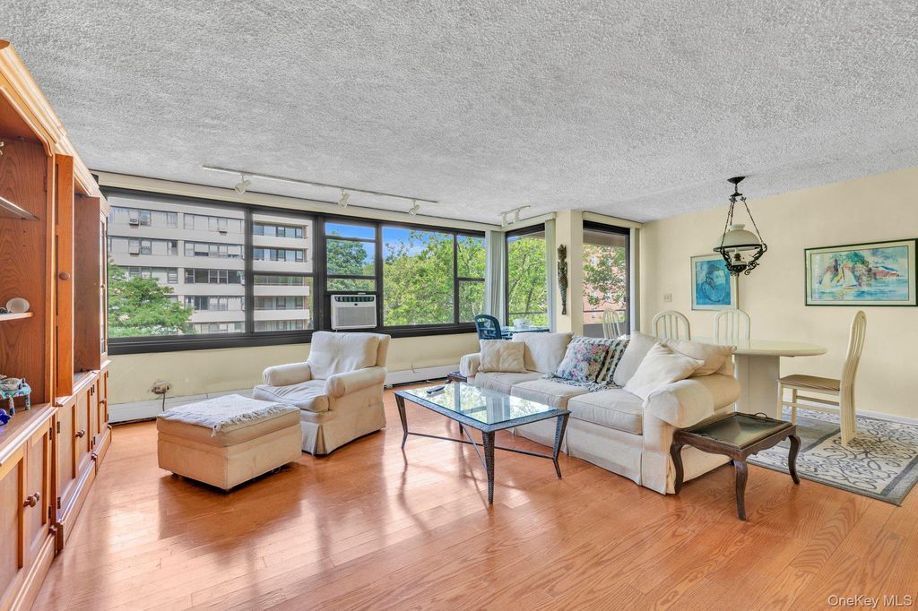 166-10 Powells Cove Boulevard 5D, Beechhurst, NY 11357